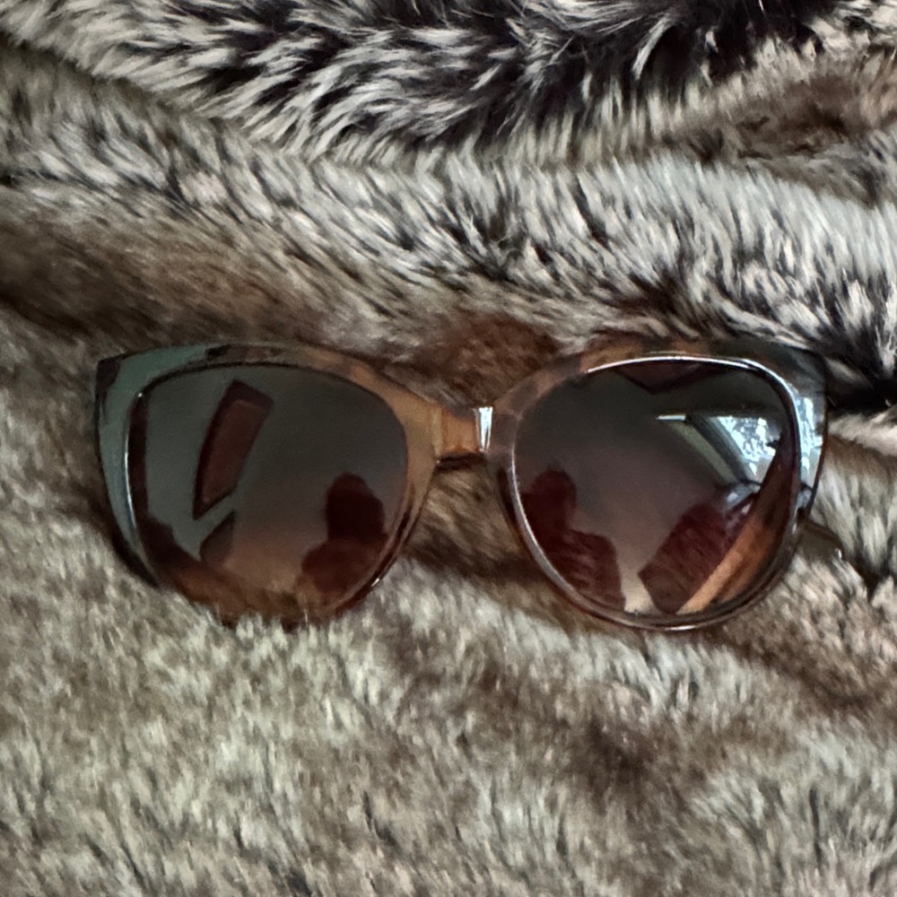 Oscar de la Renta Sunglasses